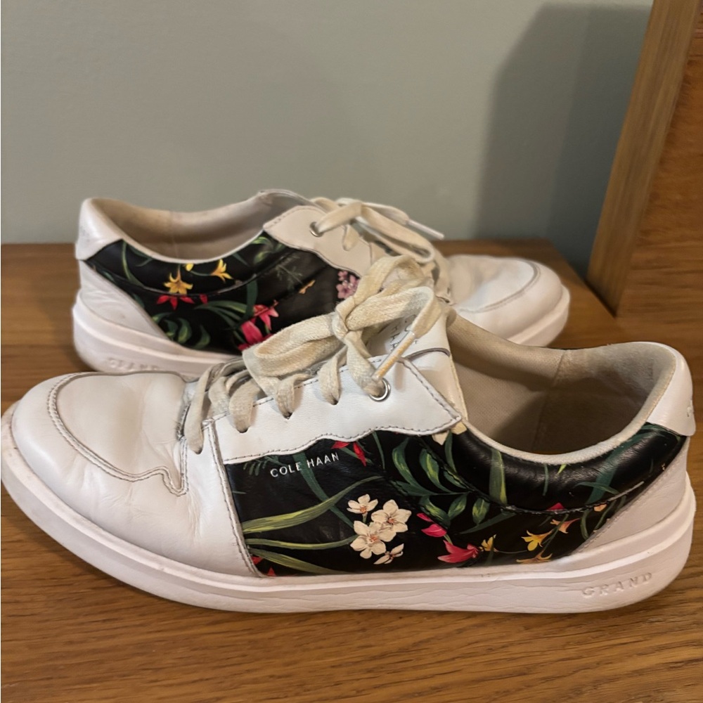 Cole Haan Floral White and Black Sneakers Size 8B Pre Loved - Picture 11 of 13